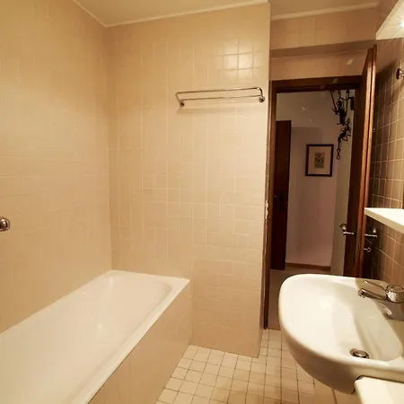 Chesa Cuntainta B 4pax - Apartament